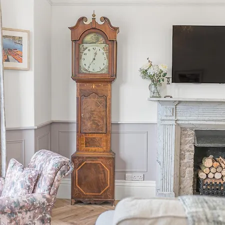 Location, Views, Parking * Bowness-on-Windermere