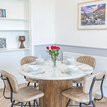 Location, Views, Parking * Bowness-on-Windermere