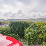 Lägenhet Location, Views, Parking *