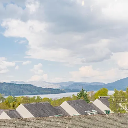 Location, Views, Parking 公寓